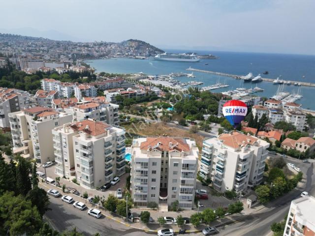 Kuşadası Marına Konakları Denız Manzaralı Kıralık 3 + 1