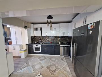 Kuşadası Marina Bölgesinde 3+1 İçi Sıfırlanmış Satılık Daire