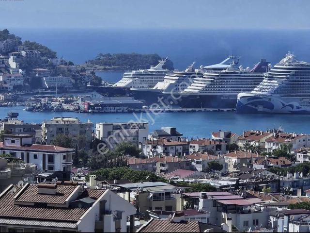 Kuşadası Marina Bölgesinde 3+1 140 Mt2 Ful Deniz Manzaralı Daire
