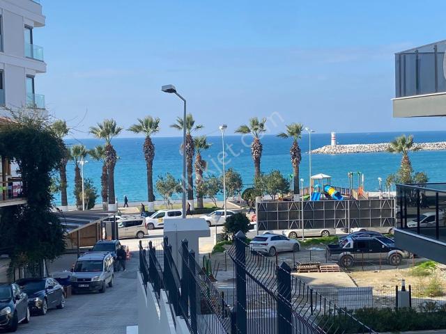 Kuşadası Marinada Denize 50 Mt Deniz Manzaralı 2+1 Daire