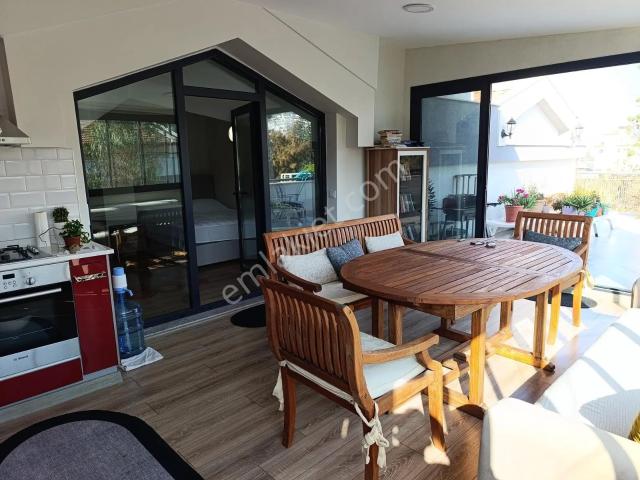 Kuşadası Marinada Satılık 4+2 Harika Çatı Dubleks Daire