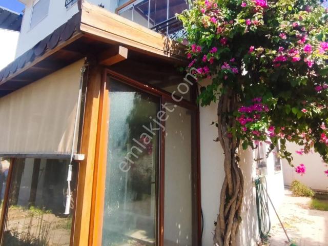 Kuşadası Marinaya Yürüme Mesafesinde Doğalgazlı 2+1 Kiralık Daire