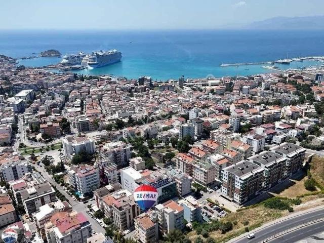 Kuşadası Merkez Türkmen Mahallesinde Doğalgazlı 3+1 Satılık Daire