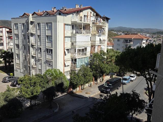 Kuşadası Merkez Altın Güvercin Evleri 3+1 Arakat Açık Mutfak