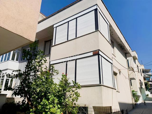 Kuşadası Merkez Bulvarda 3+1 Teraslı 55 M2 Batar Katlı Dubleks