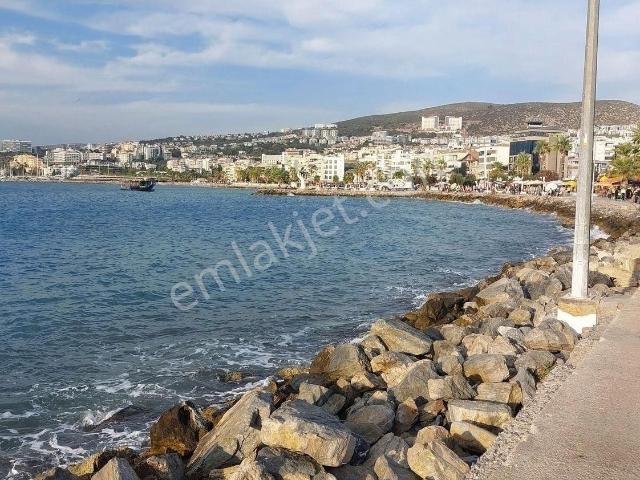 Kuşadası Merkez Sahile 5 Dk 1+1 Eşyalı Satılık Daire