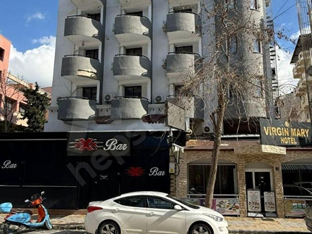 Kuşadası Merkezde OTEL + Kira Getirili Dükkan! Çatı Havuzlu 25 Odalı Hazır Yatırım
