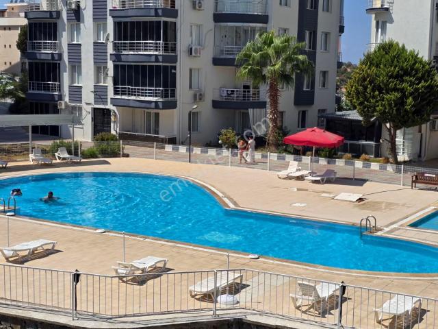 Kuşadası Merkezde Ahmet Cengiz 3 Sitesinde 3+1 135m2 Arakat Doğalgazlı Kapalı Mutfaklı Daire