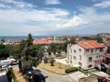 Kuşadası Merkezde Deniz Manzaralı Eşyalı Daire