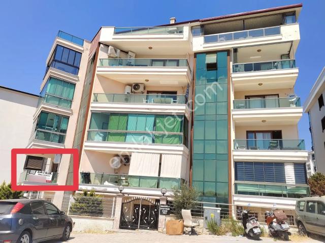 Kuşadası Merkezde Deniz Manzaralı 2+1 Daıre Satılık