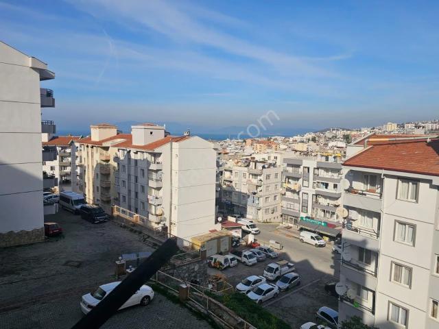 Kuşadası Merkezde Deniz Manzaralı 3+1 Ara Kat Daire