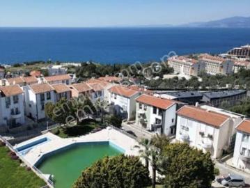 Kuşadası Merkezde Deniz Manzaralı 5+2 Triplex Satılık Villa