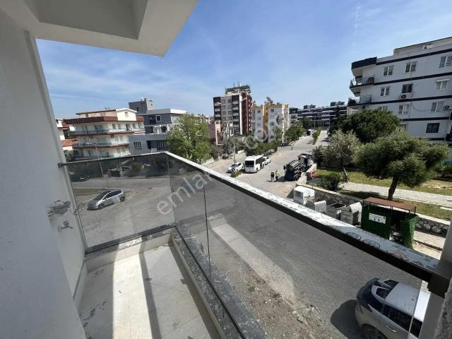 Kuşadası Merkezde Denize Yakın Satılık 2+1 Sıfır Daire