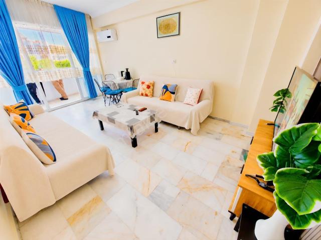 Kuşadası Merkezde Eşyalı Kiralık Daire!