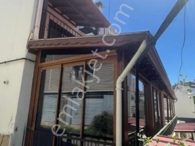 Kuşadası Merkezde Eşyalı 2+2 Devamlı Kiralık Villa
