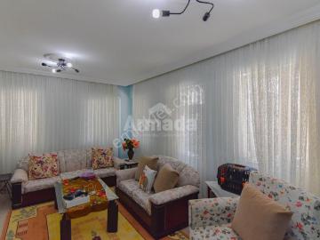 Kuşadası Merkezde Geniş Bahçeli 3+1 Giriş Katı Daire