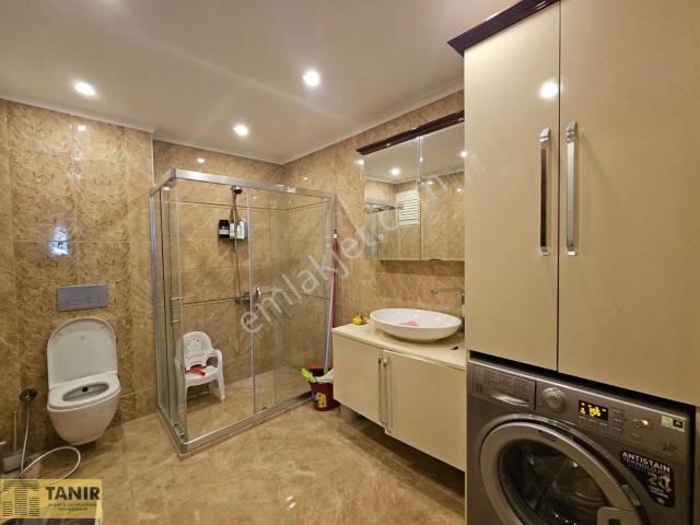 Kuşadası Merkezde Havuzlu Site İçerisinde Full Eşyalı 3+1 Daire