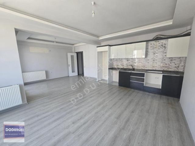 Kuşadası Merkezde Kiralık 2+1 Daire 100m²
