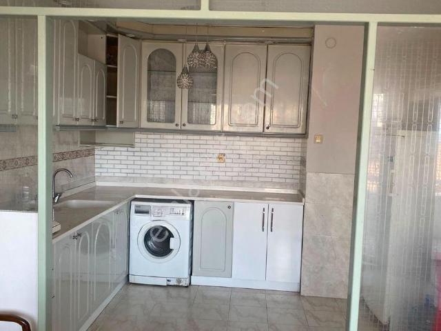 Kuşadası Merkezde Kiralık Eşyalı 2+1