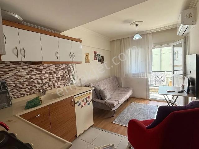 Kuşadası Merkezde Kiralik 1+1 Eşyalı Daire