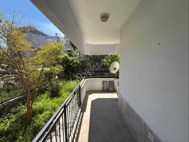 Kuşadası Merkezde Satılık 2 + 1