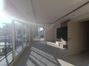 Kuşadası Merkezde Satılık Arakat 3+1 Daire