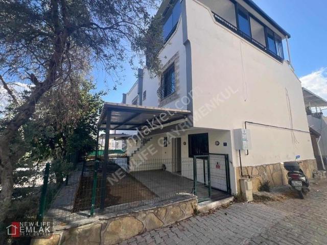 Kuşadası Merkezde Satılık Dubleks Ev