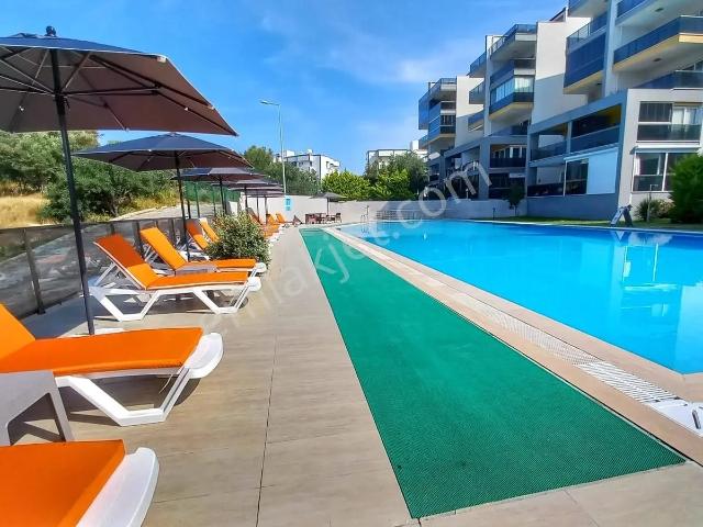 Kuşadası Merkezde Satılık Komple Lüks Eşyalı 2+1 Daire