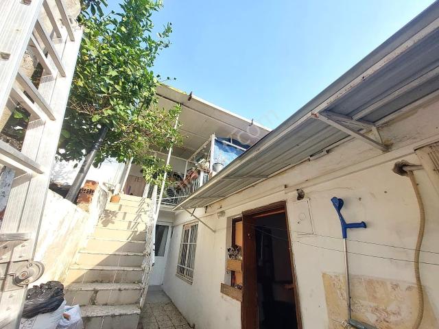 Kuşadası Merkezde Tek Tapu 4 Bağımsız Olan Satılık Müstakil Ev