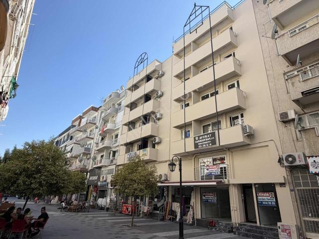 Kuşadası Merkezde Yeni, Temiz Daire/ofis