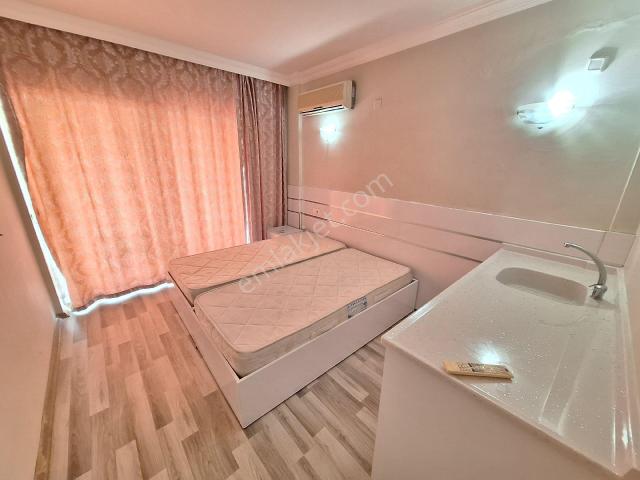 Kuşadası Merkezde 1+0 Eşyalı Apart Kiralık Daire