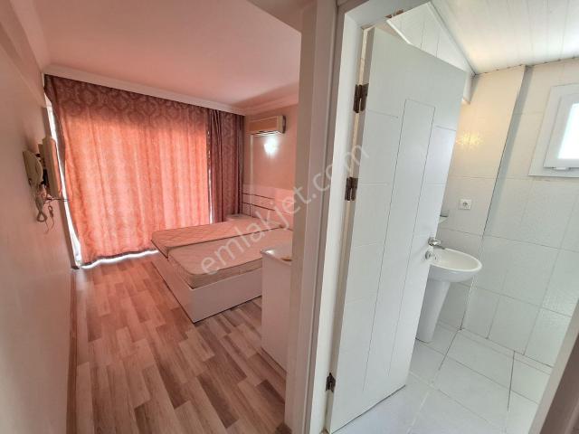 Kuşadası Merkezde 1+0 Eşyalı Kìralık Apart Daìre
