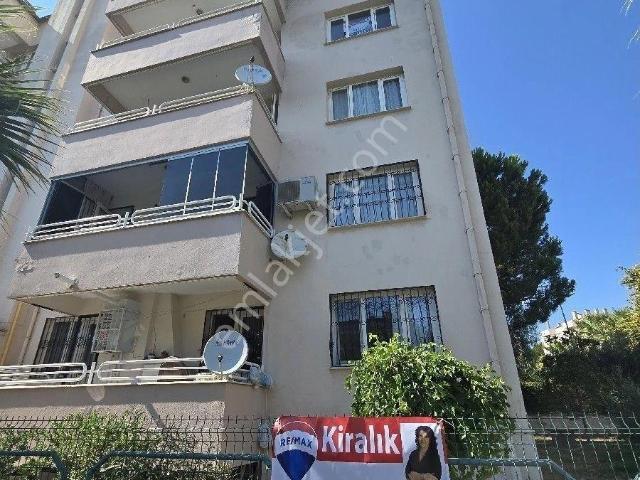 Kuşadası Merkezde 3+1 Doğalgazlı Kiralık Daire