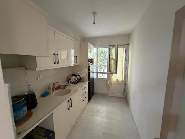 Kuşadası Merkezde 75 Metrekare 1 + 1 Boş Kiralık Daire