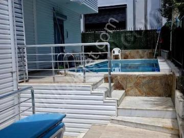 Kuşadasının En Seçkin Lokasyonunda,lüks Ve Konforlu Villa