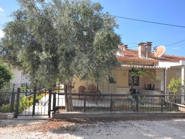 Kuşadası Nazilli Sitesinde Denize 4.sırada Esyalı Kiralık Villa