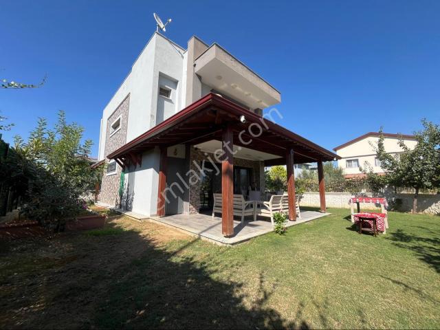 Kuşadasında Tam Müstakil Satılık 3+1 Villa