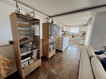 Kuşadasında Deniz Manzaralı Ful Eşyalı Ters Dublex 3+1. Villa