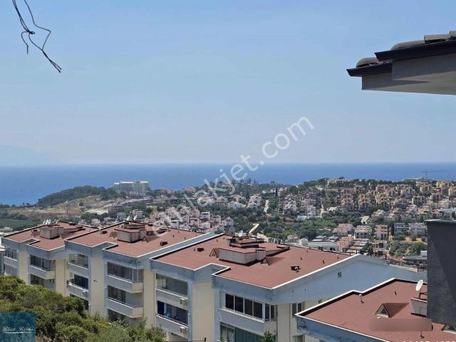 Kuşadasında Deniz Manzaralı Full Eşyalı Satılık Daire