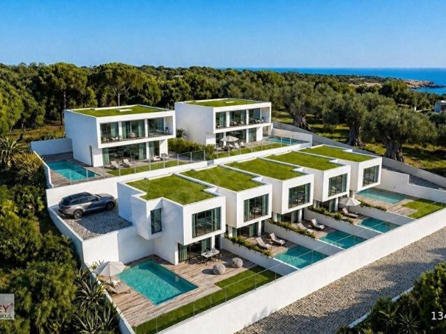 Kuşadası'nda Deniz Manzaralı, Özel Havuzlu 3+1 Satılık Villa