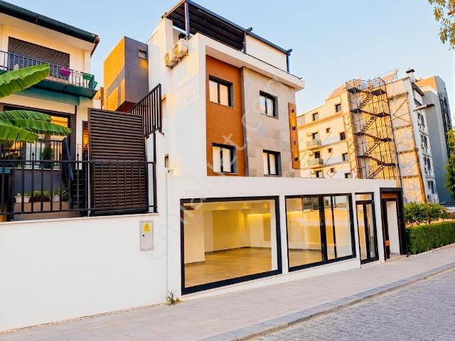 Kuşadası'nda Denize 20 Metre Mesafede,satılık 1+1 Daire
