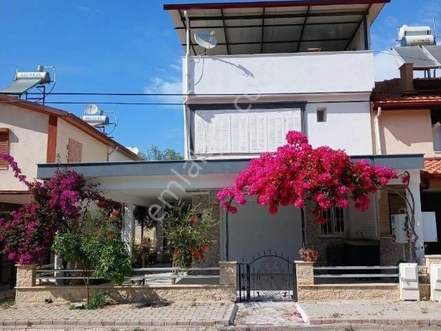 Kuşadasında Denize 300 M 2+1 Eşyalı Kiralık Villa