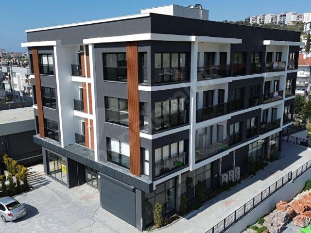 Kuşadası'nda Ebeveyn Banyolu 3+1 Sıfır Daire