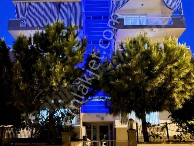 Kuşadasında Full Eşyalı Doğalgazlı Deniz Manzaralı Kiralık Daire