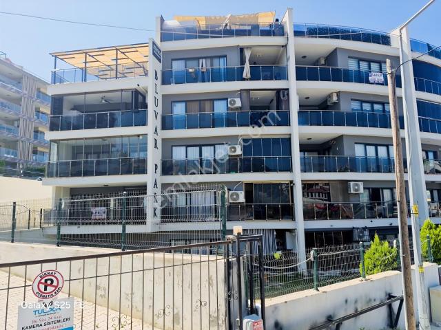 Kuşadasında Havuzlu Doğalgazlı 3+1 Kiralık Daire