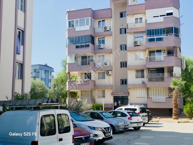 Kuşadasında Heryere Yakın Kapalı Mutfaklı Doğalgazlı 3+1 Daire