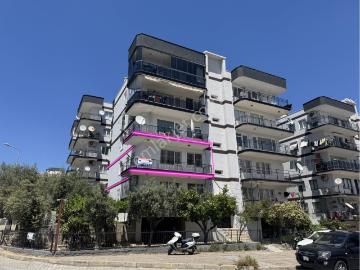 Kuşadası’nda Kısmi Deniz Manzaralı Ara Kat 3+1 Daire