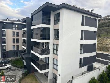 Kuşadasında Kapalı Mutfak Yerden Isıtmalı Havuzlu Modern Daire