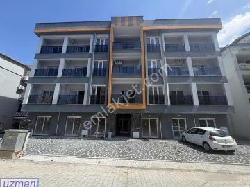Kuşadasında Limana 700mt Yatırmlık 1+1