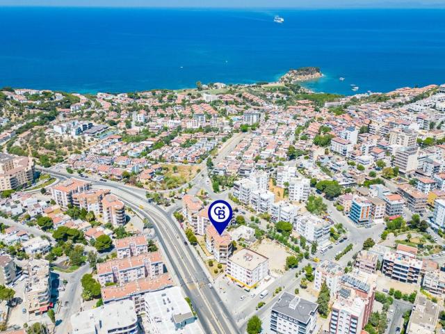 Kuşadası'nda Merkezi Konumda Ayrı Mutfaklı Satılık 1+1 Daire
